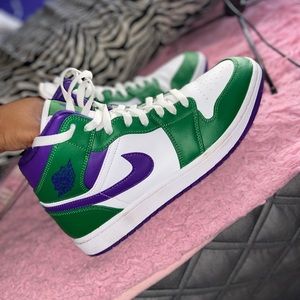 Air Jordan 1 Mid purple and green “HULK”